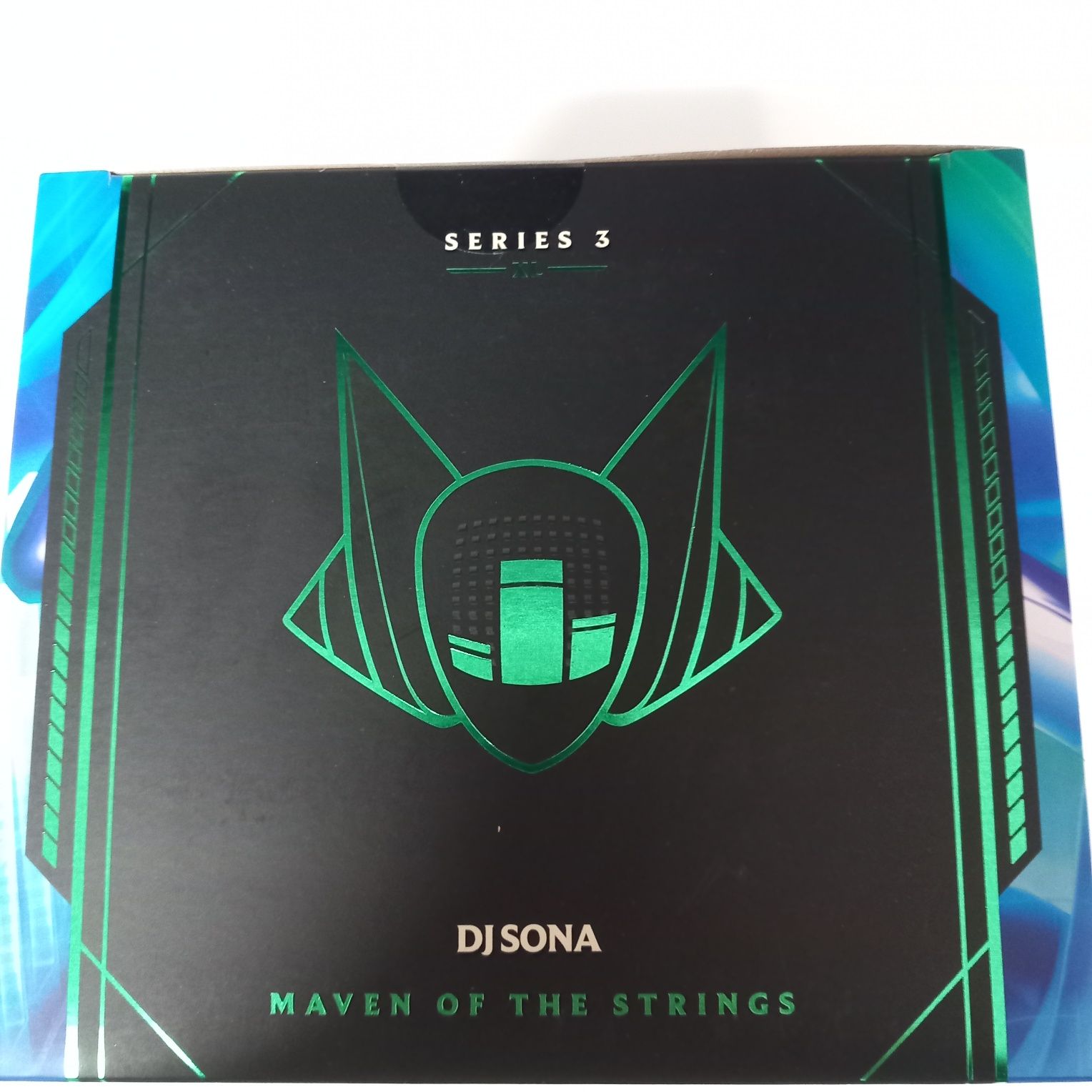DJ Sona League of Legends Figure XL LED