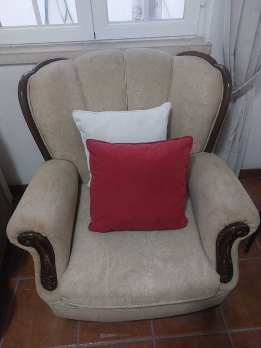 Conjunto  Sofá + 2 poltronas