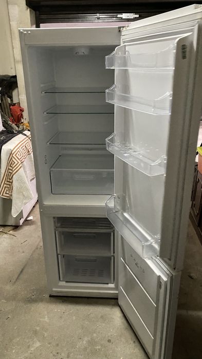 Frigorífico usado a funcionar