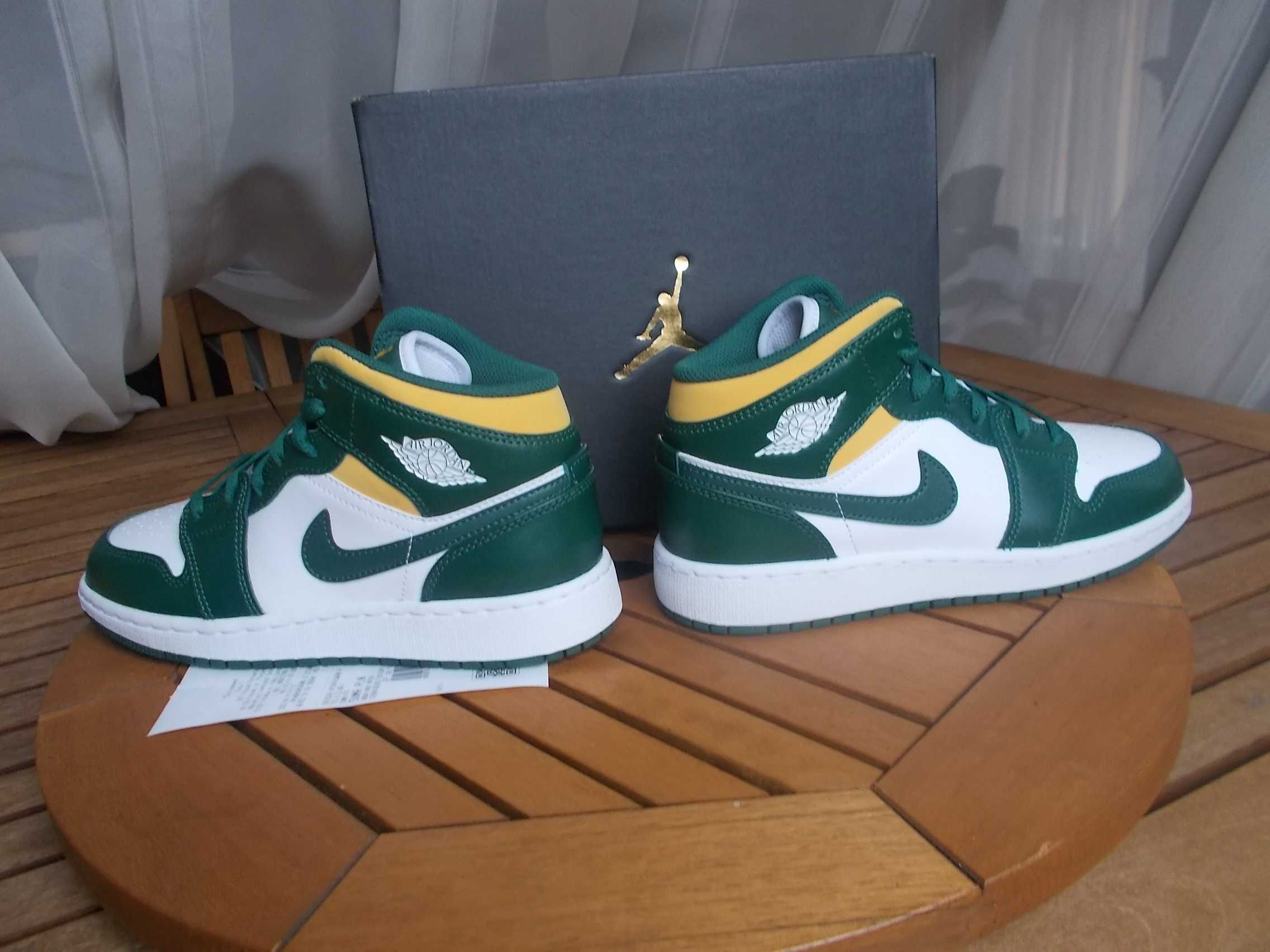 (r. Eur 37,5 - 23,5 cm) Nike Jordan 1 Mid Sonics 554725,-371
