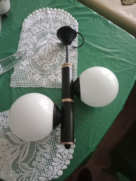 Żyrandol z czasów PRL