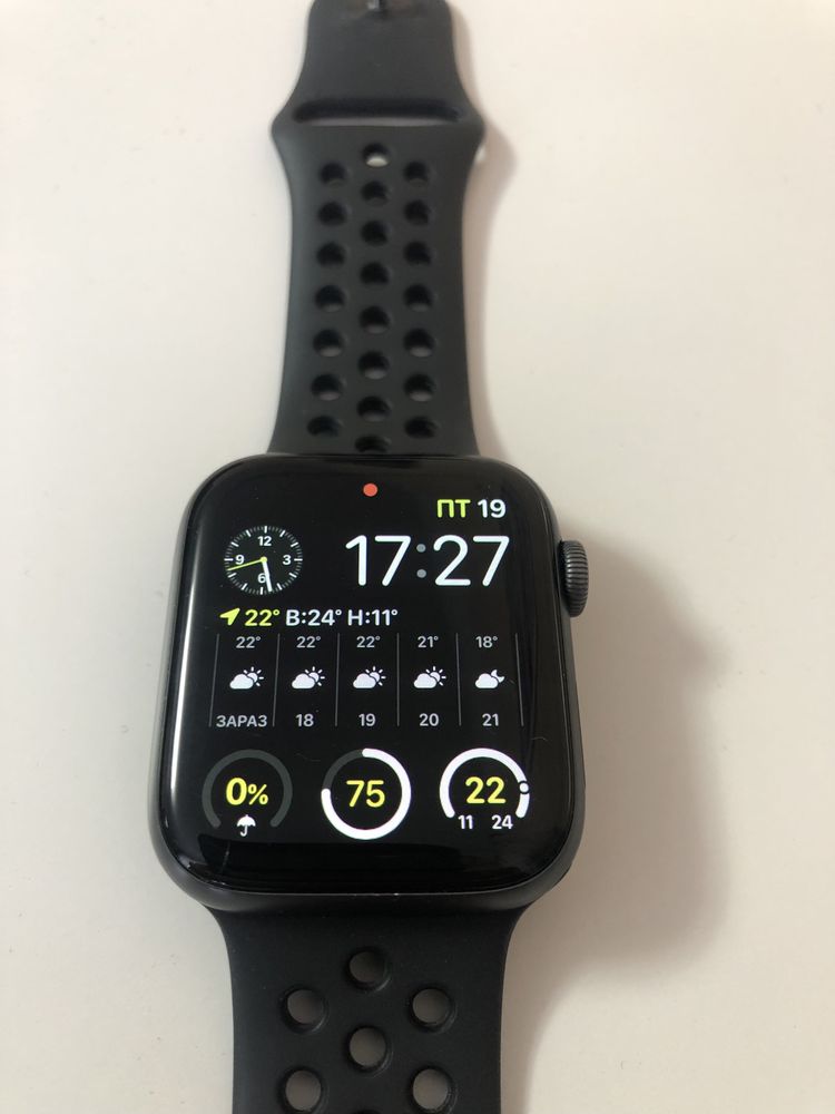 Apple Watch 4 (44mm) Nike