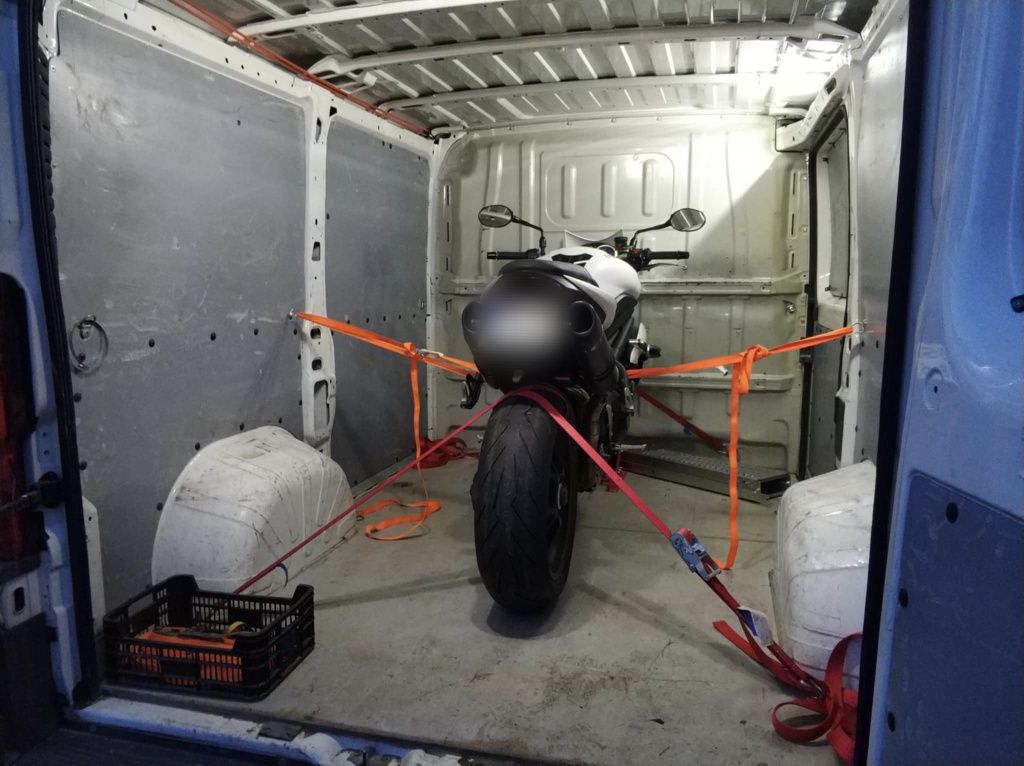 Transport towarów, motocykli, wypożyczę busa