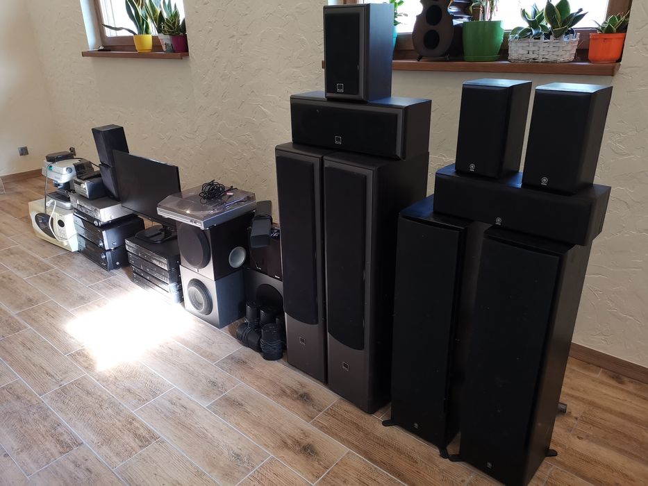 Zestaw sprzęt rtv i agd, wzmacniacz, kolumny, DVD, kino domowe, video