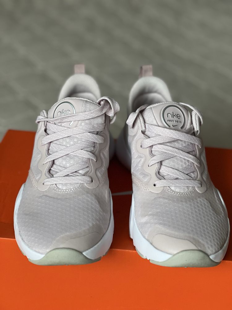 Продам кросівки nike 38 розмір