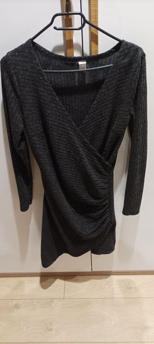 Sukienka sylwestrowa że srebrna nitka