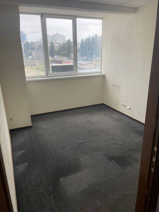 Офіс  оренда м. Либідська 11 кв.м. з комуналкою та прибиранням