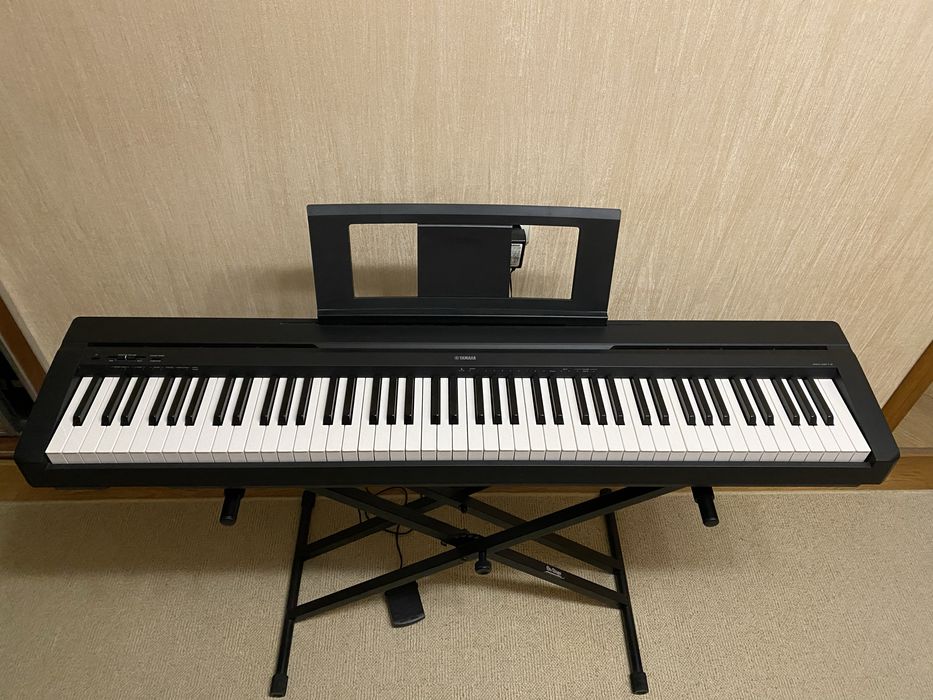 Цифрове піаніно YAMAHA P-45B (блок живлення, педаль, полиця і пюпітр )