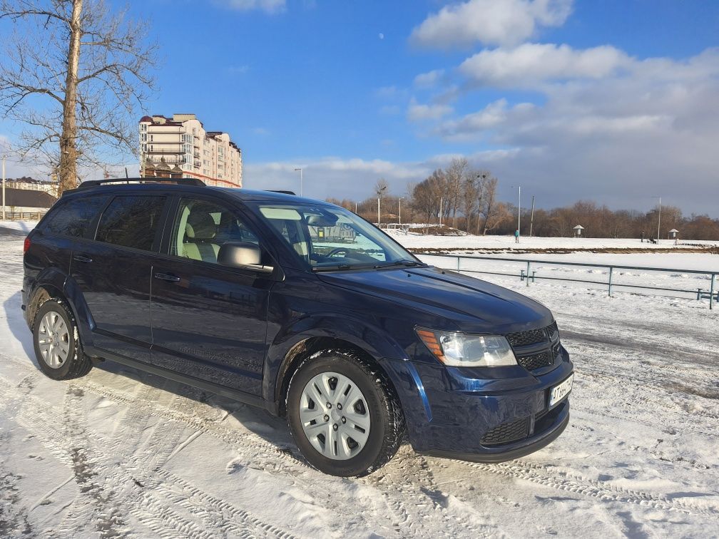 Автомобіль Dodge Journey