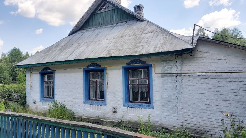 Будинок у ліса, з газом. Блакитні озера.