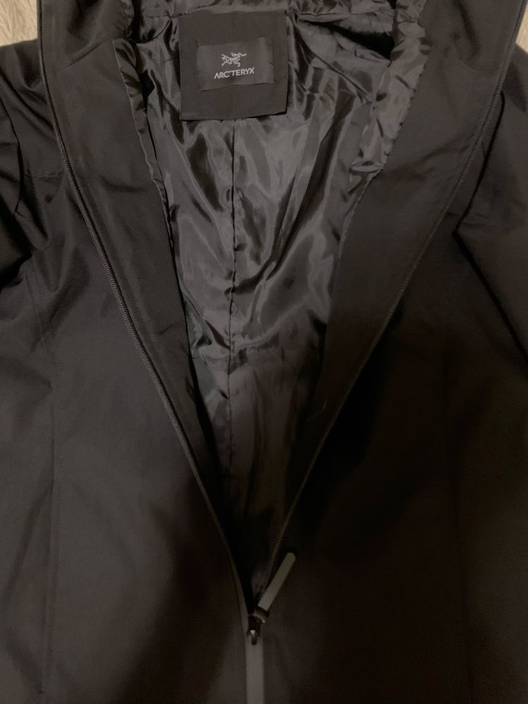Вітровка arcteryx