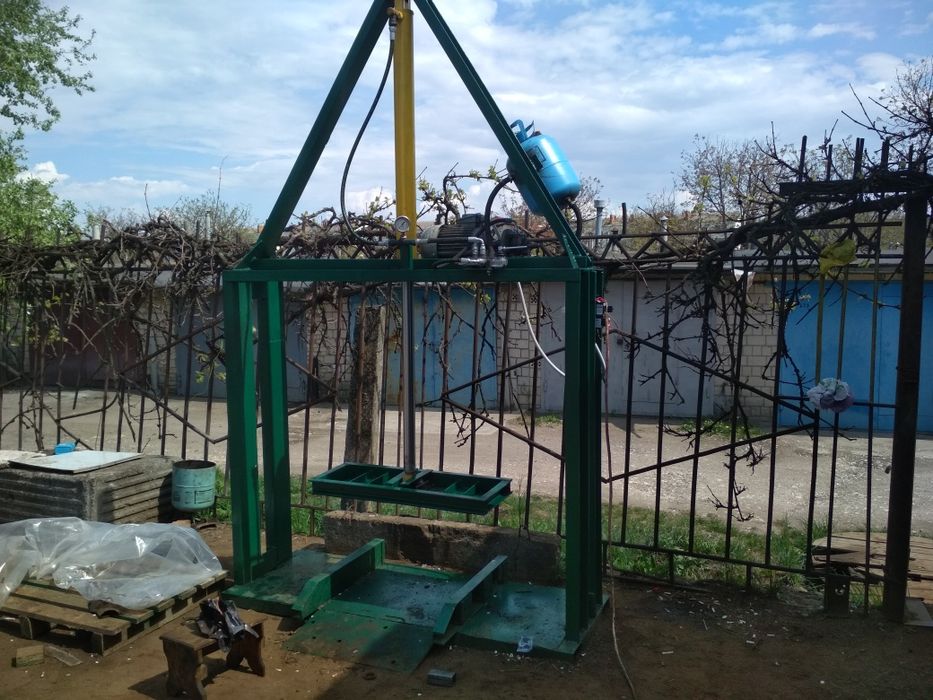 Продам пресс, прес для макулатури , пет , плівки, трави, спортплощадок