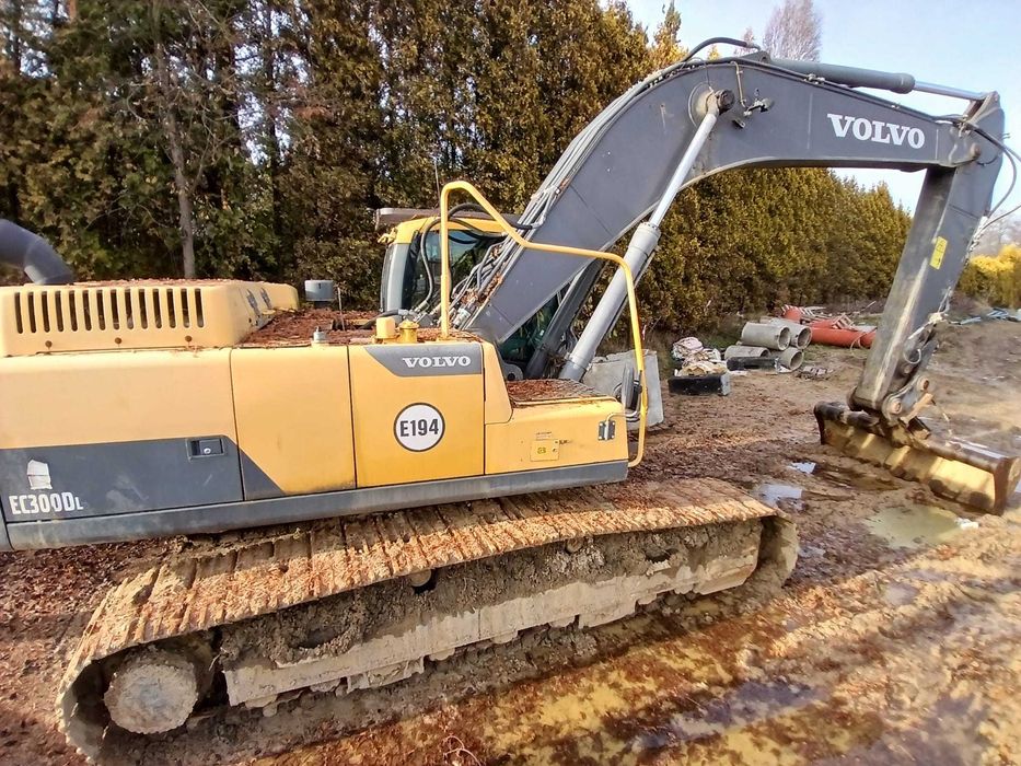 Wynajem Volvo EC300DL z operatorem lub bez