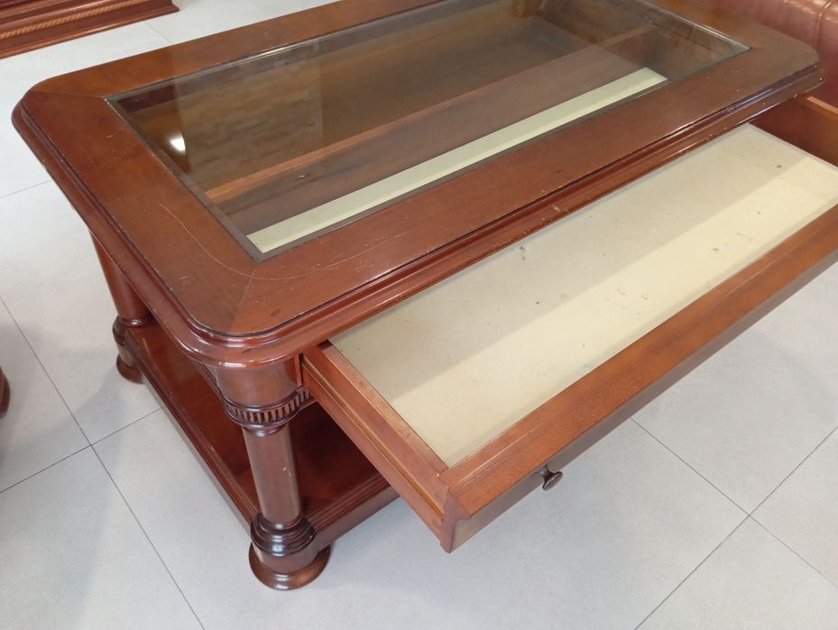 Mesa de centro em cerejeira