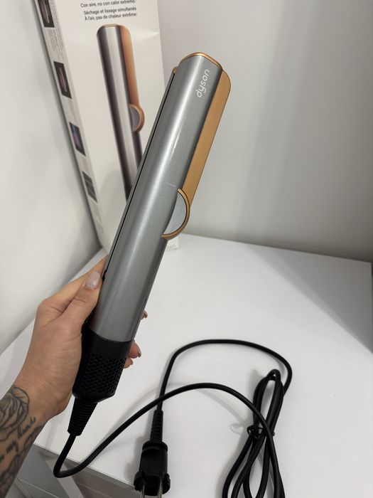 Dyson airstrate (фен , вирівнювач)