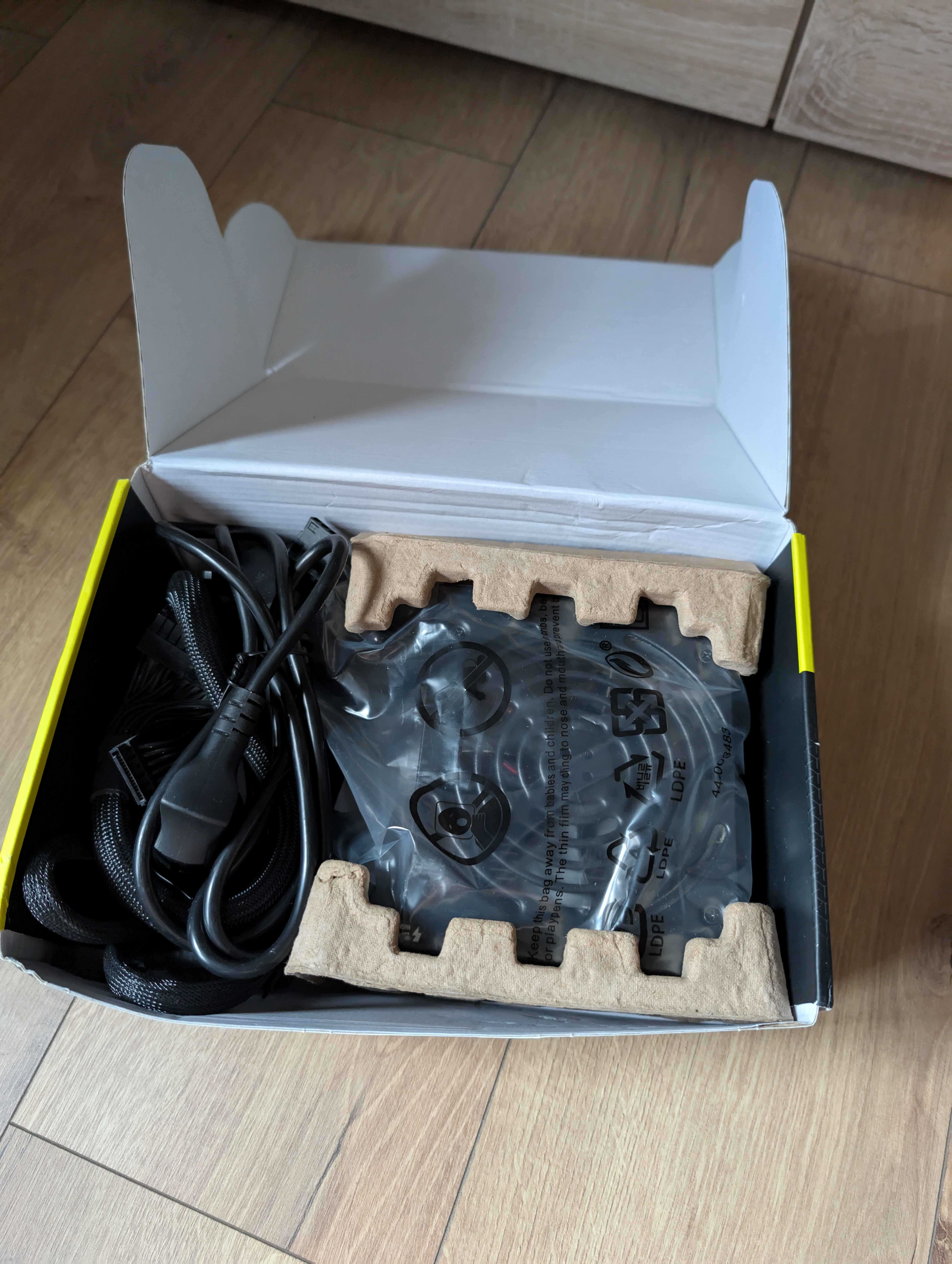 Zasilacz komputerowy Corsair CV 750W 80 Plus Bronze