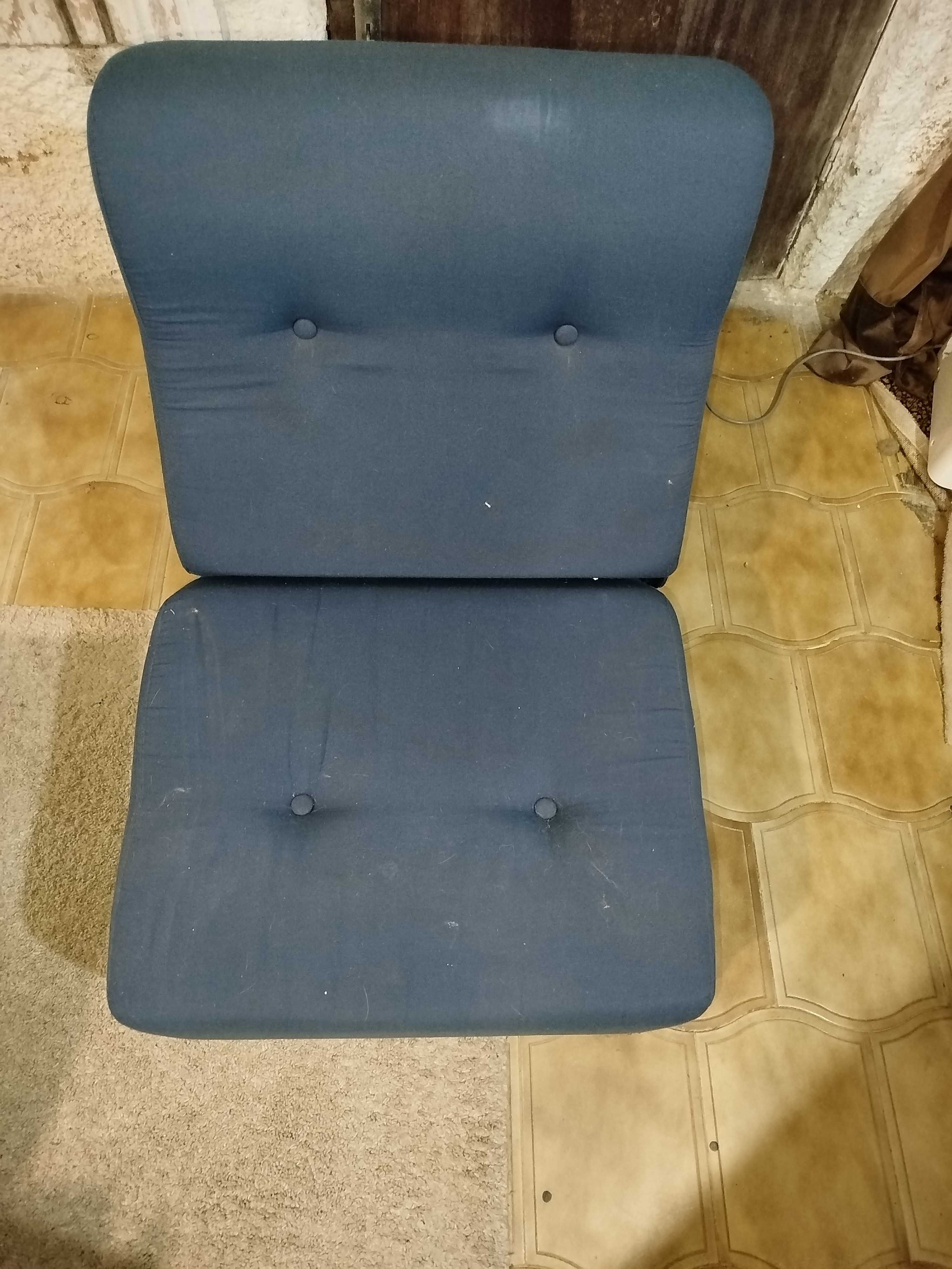 Sofá cama/desdobrável - 25 euros