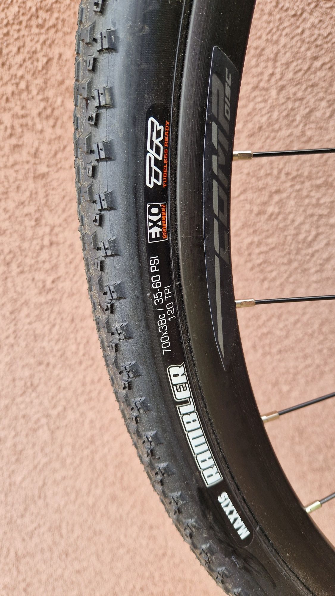 Nowy gravel Merida Silex 200, 2x9 Sora sztywne osie tarcze