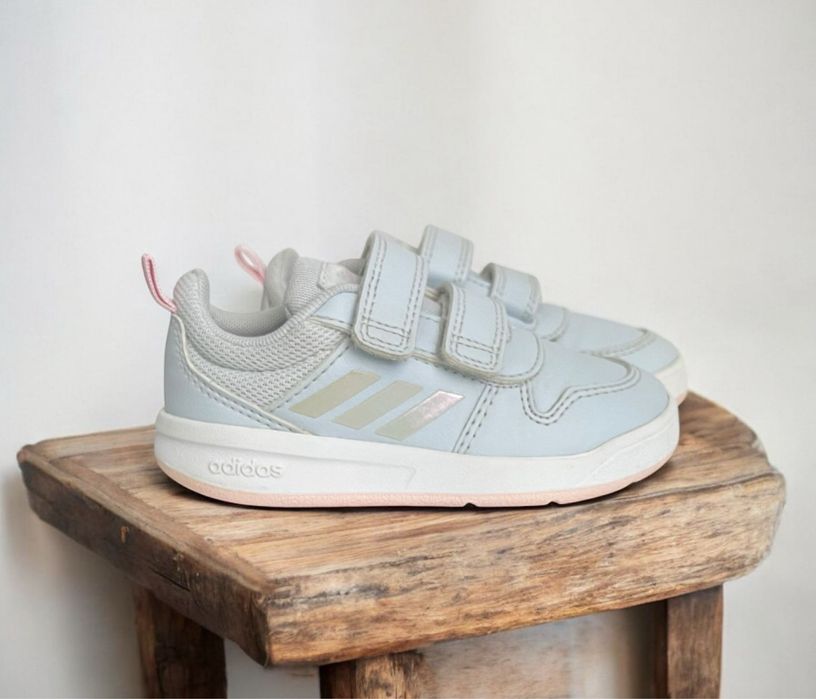 Оригінальні кросівки оригинальные кроссовки Adidas 23,5 розмір