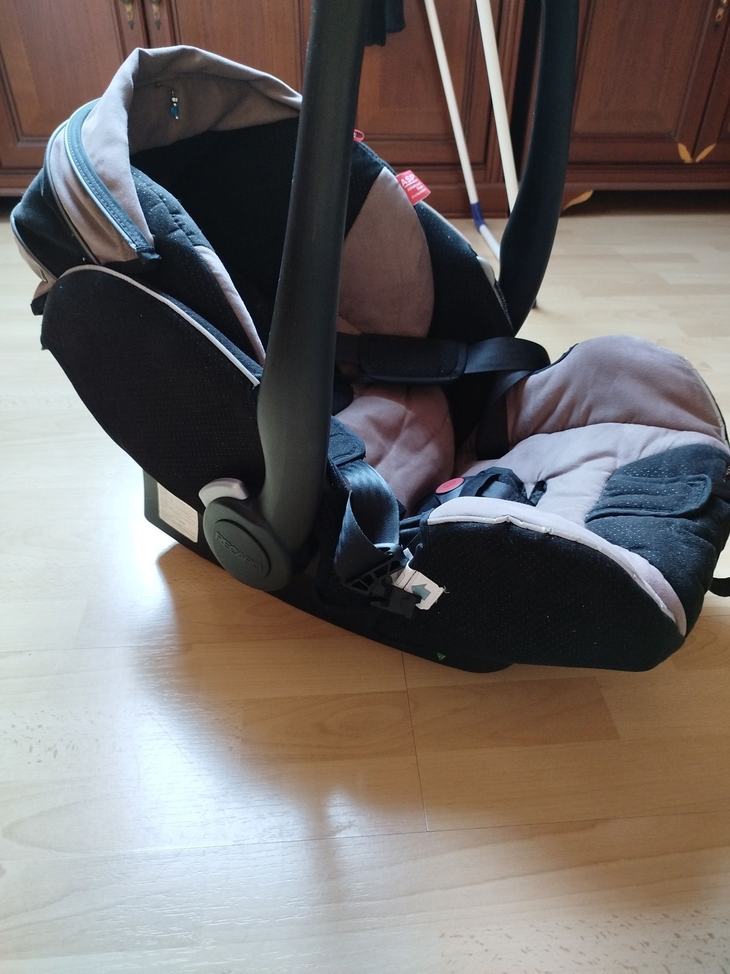 Nosidełko Recaro plus baza ISOFIX