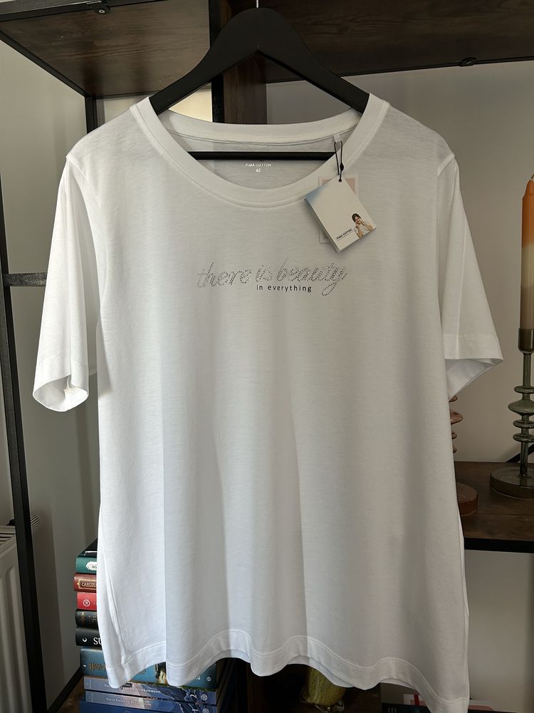 Biały t-shirt z ozdobnym napisem (100% bawełna) z metkami (46; XXL)