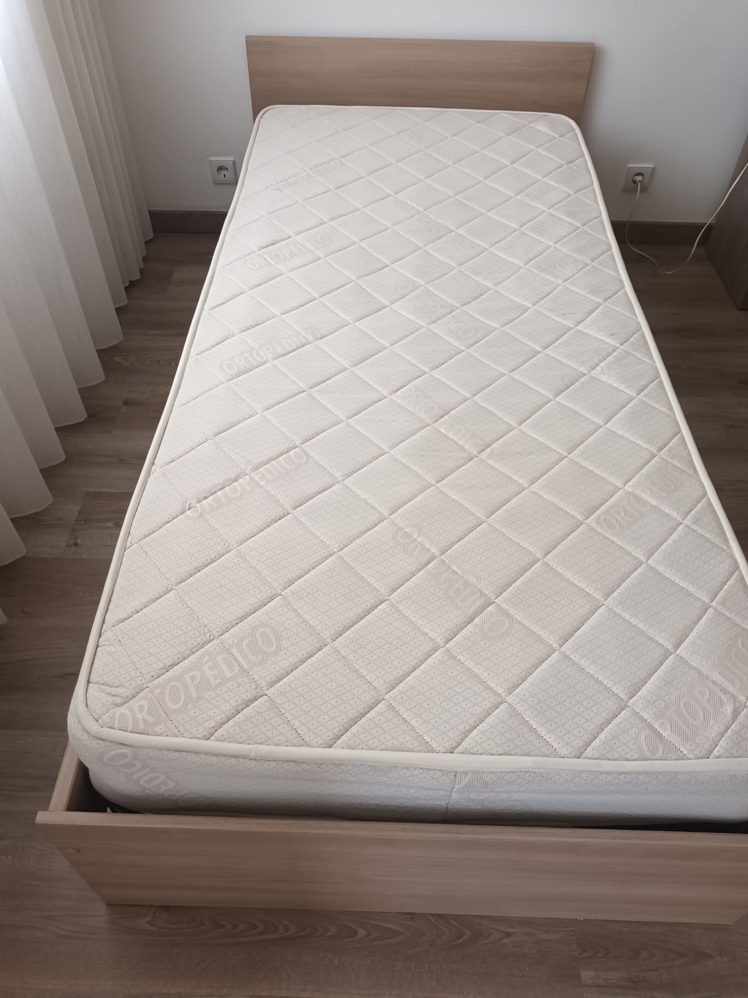 Cama solteiro muito bom estado