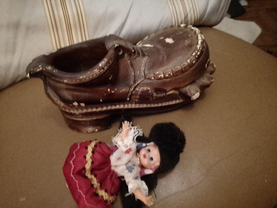 Quer dedoes?Sapatos de homem em louça c/dedoes a sair9E-Bonec2EDesde2E