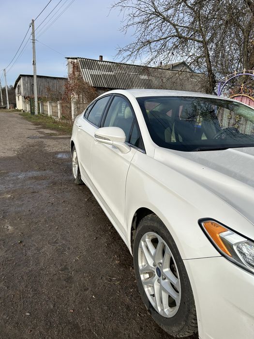 Продається авто Ford Fusion 2015 року