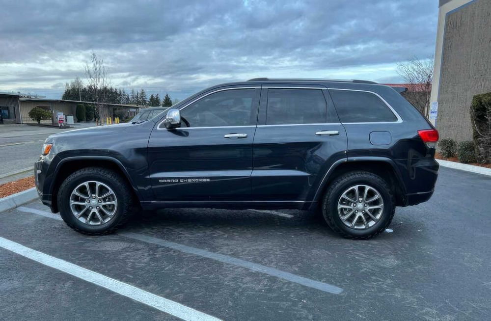 Jeep Grand Cherokee Overland      2014