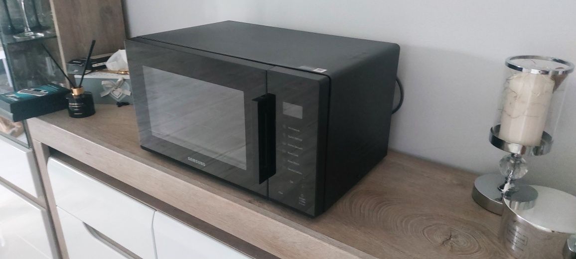 Mikrofalówka Samsung 1,5 roczna kuchenka mikrofalowa