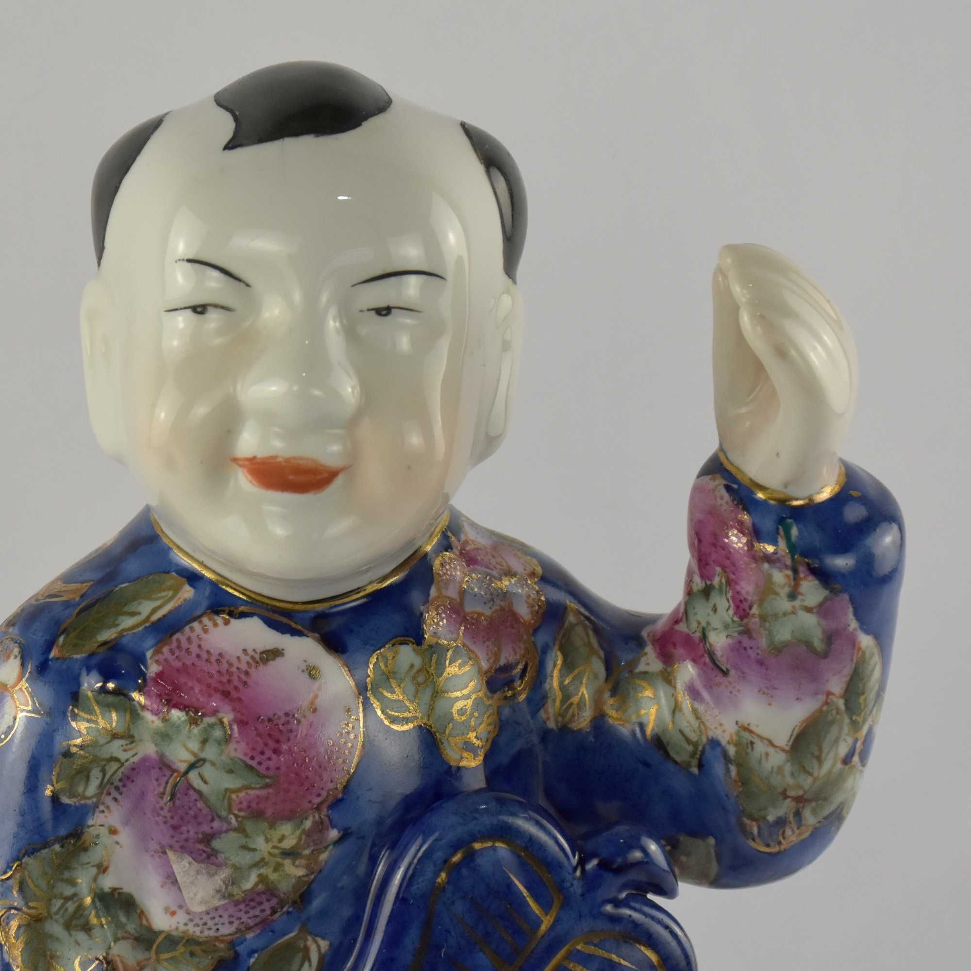 Figura “laughing boy” porcelana da China, 2ª metade do séc. XX