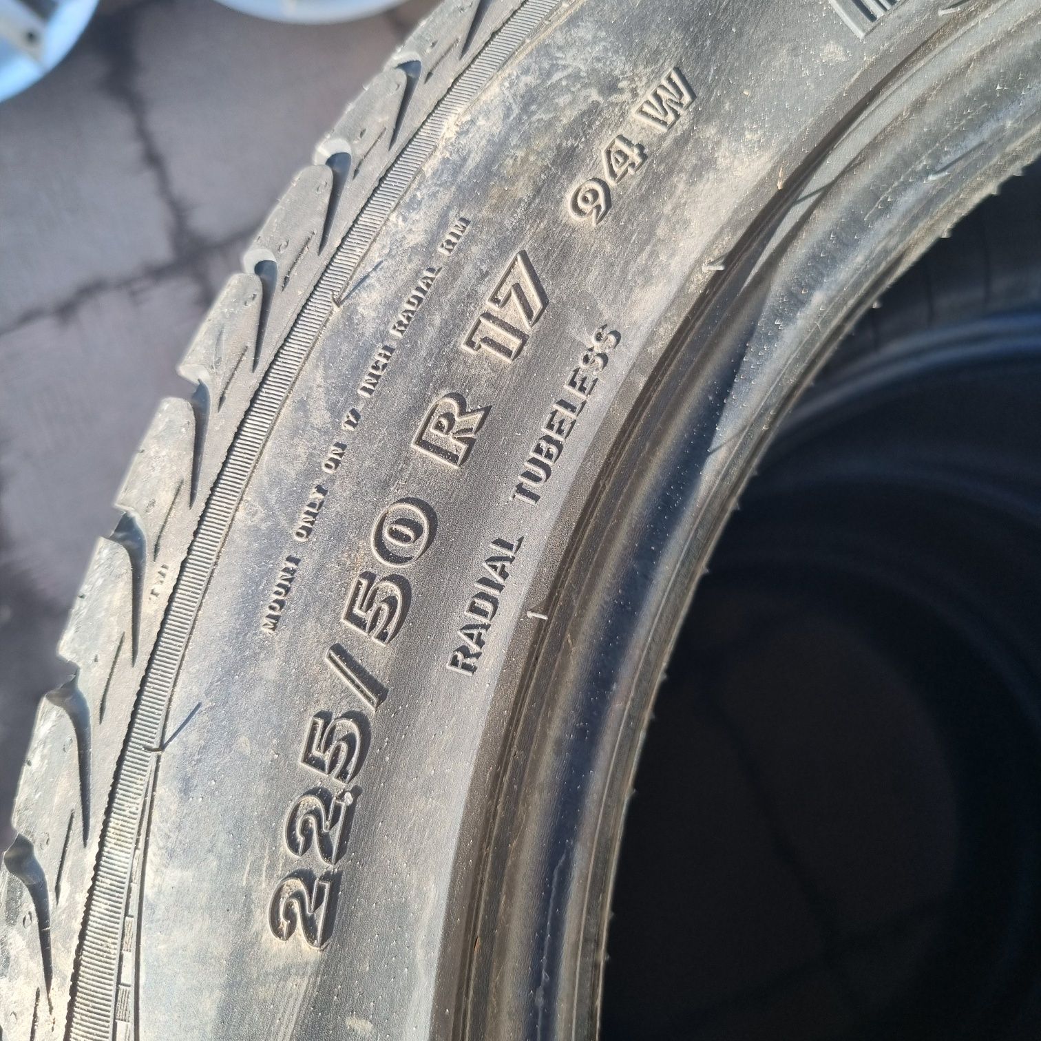 шины 225/50/17 nokian z run flat