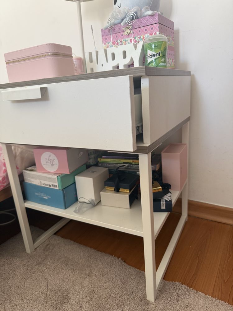 Mesa de Cabeceira IKEA