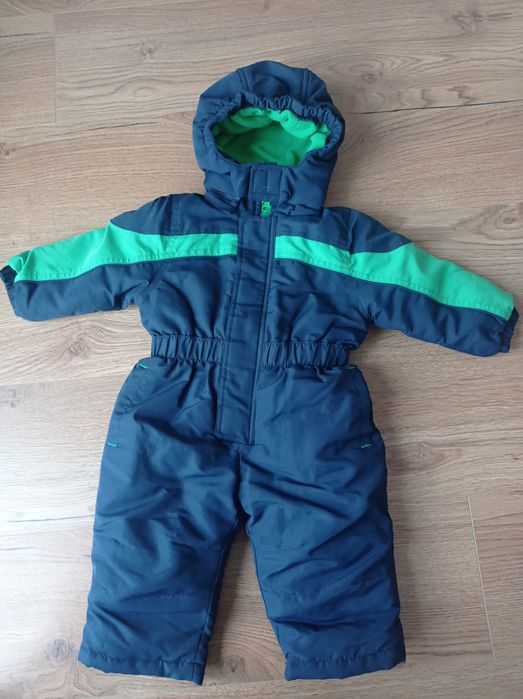 Sprzedam Kombinezon zimowy  rozmiar 74 stan bardzo dobry.Jest bardzo c