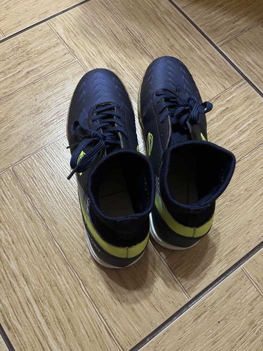 Футзалки 39 розмір