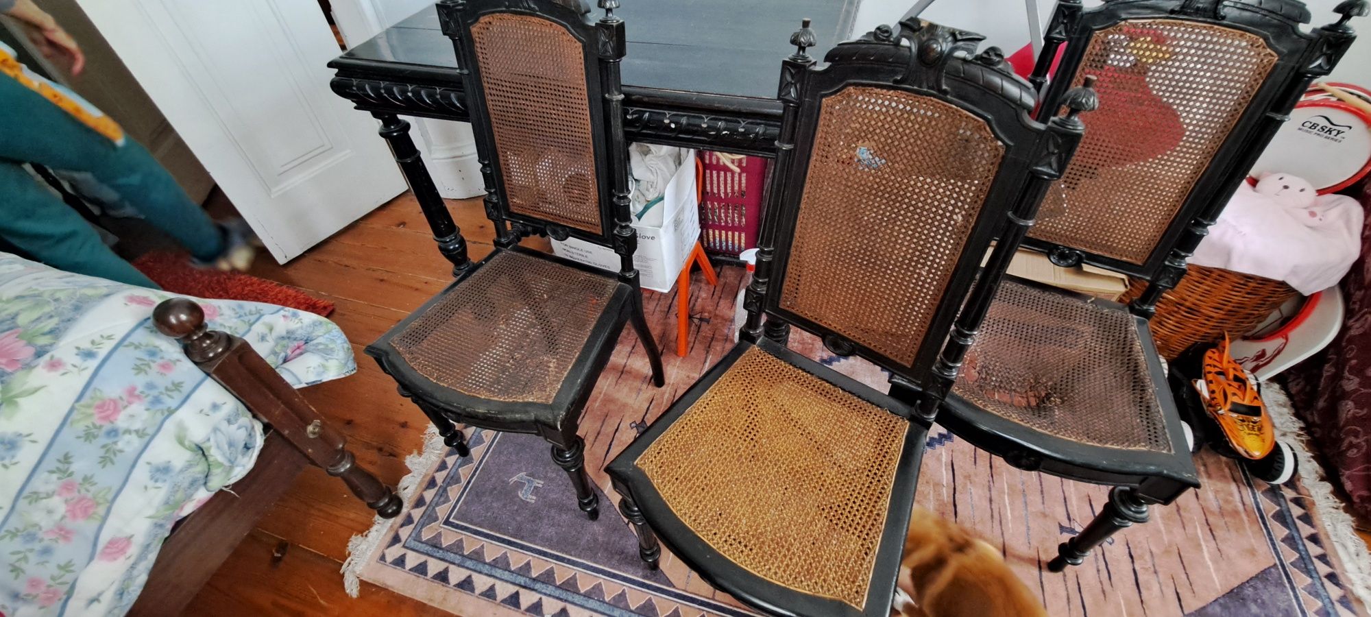 Mesa e 3 cadeiras pau de santo