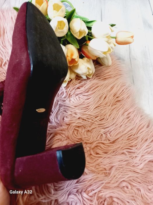 Śliczne sandałki burgundowe 37