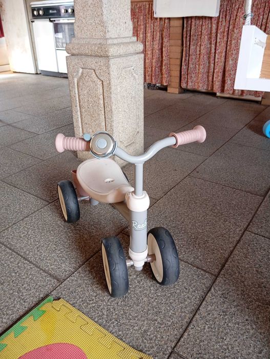 Triciclo em muito bom estado