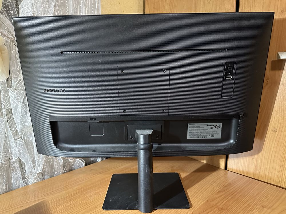 Монитор Samsung UHD 27’’ 27S70A