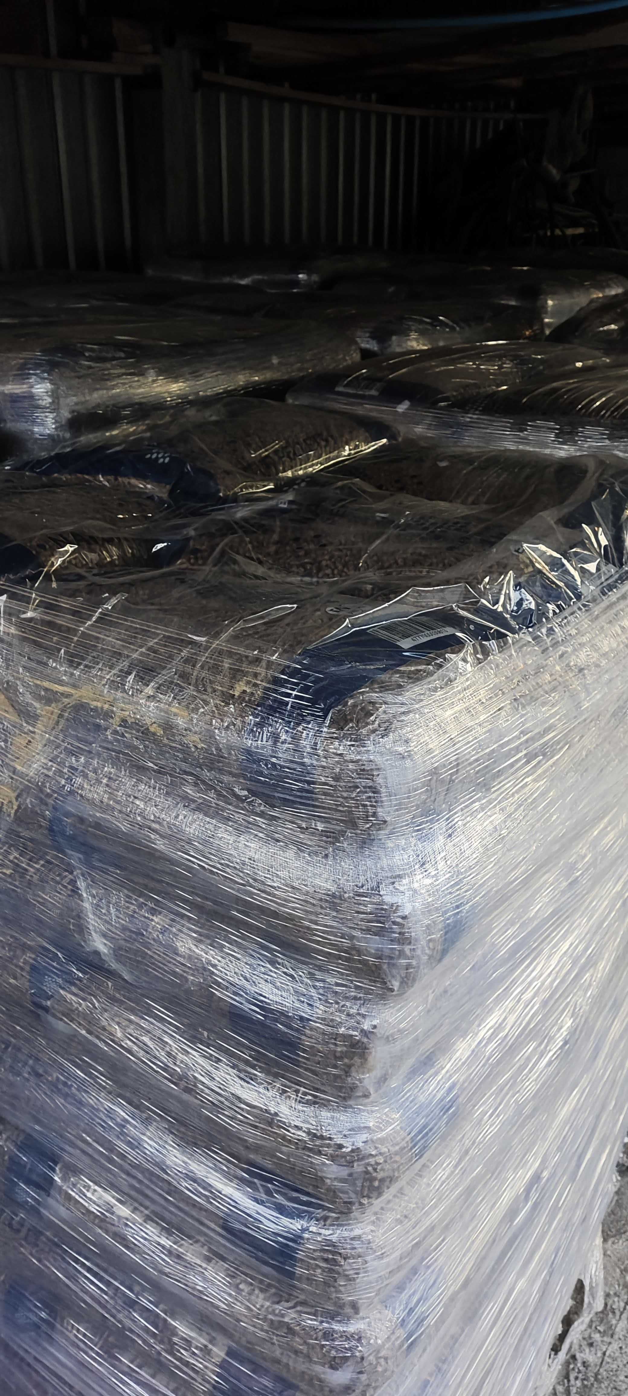 Pellet NATUR czysta sosna lekkie worki 10kg EN A1 Winda / HDS