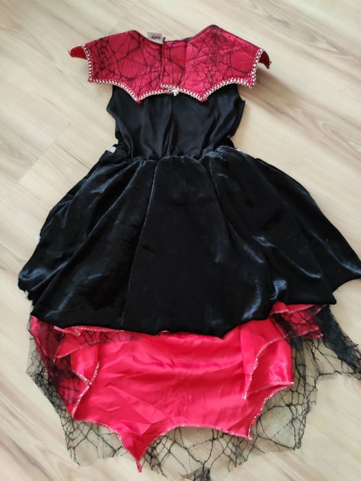 Strój wampirzycy na Halloween 7-10 lat