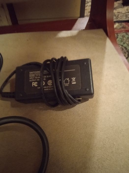 Продам зарядки для ноутбуков разные недорого