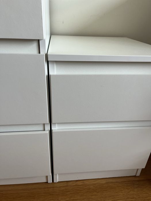 Comoda branca e mesa cabeceira IKEA KULLEN