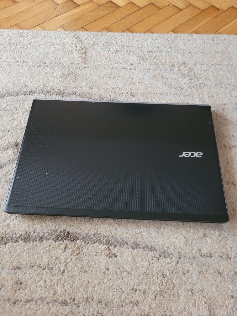 Acer w dobrym stanie Acer V 3-574G