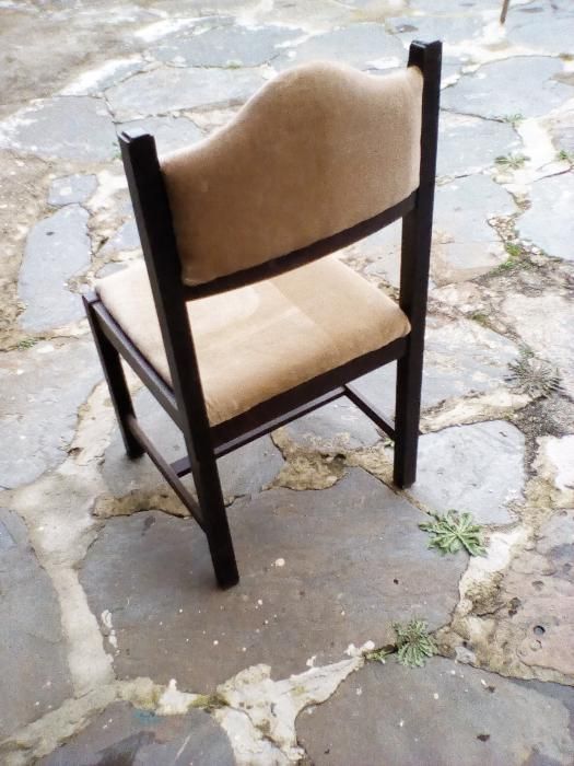 2 Cadeiras em veludo beje