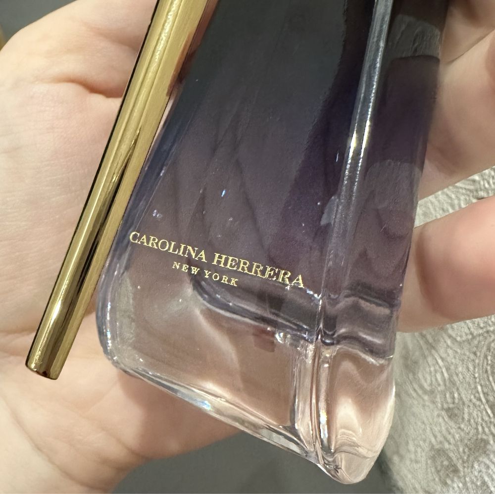 Духи Carolina Herrera