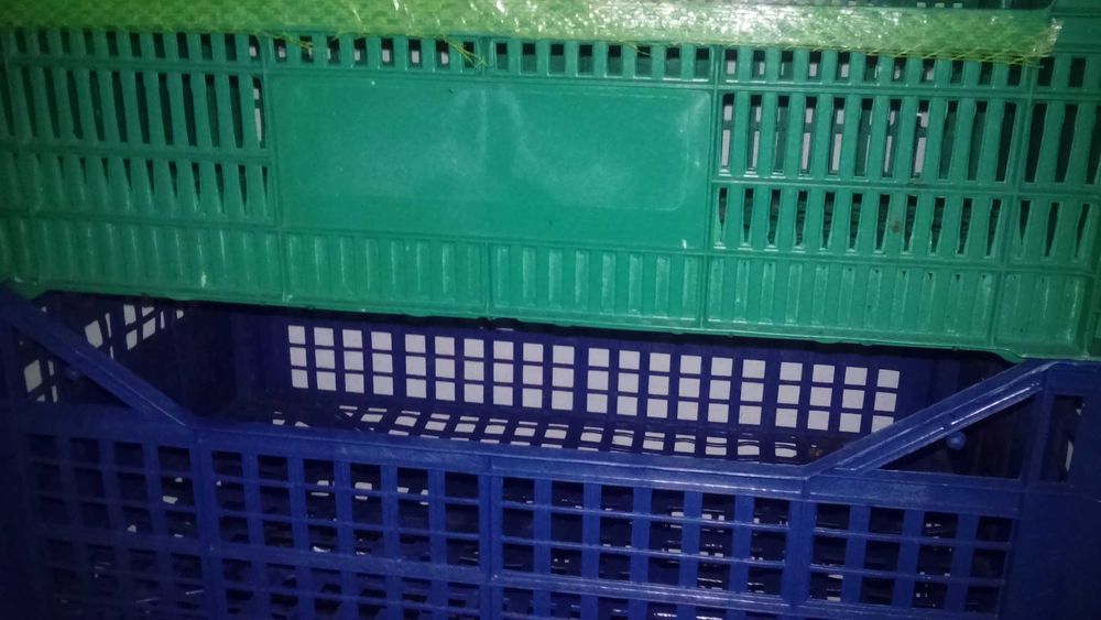 Duźe -  solidne skrzynki plastikowe