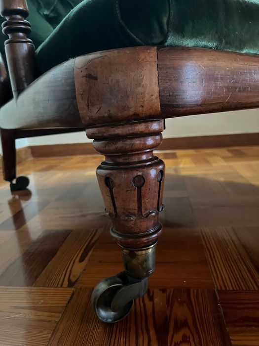 Cadeira de braços reclinável