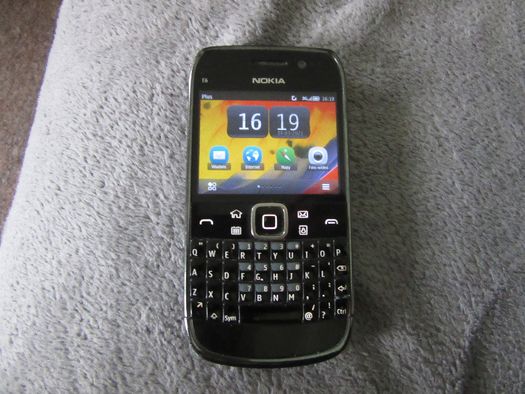 telefon Nokia N8 z pudelkiem (komplet)- stan wręcz IDEALNY/Nokia E 6