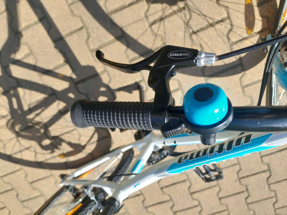 Markowy rower AUTHOR ULTIMA 24, model 2019, biało-niebieski.